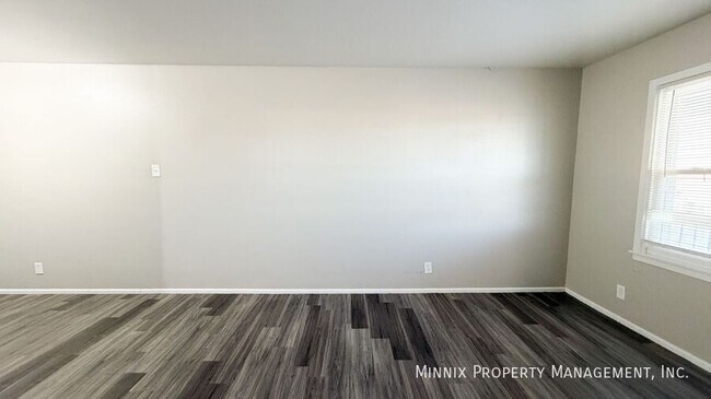 Building Photo - 2010 Ave. S