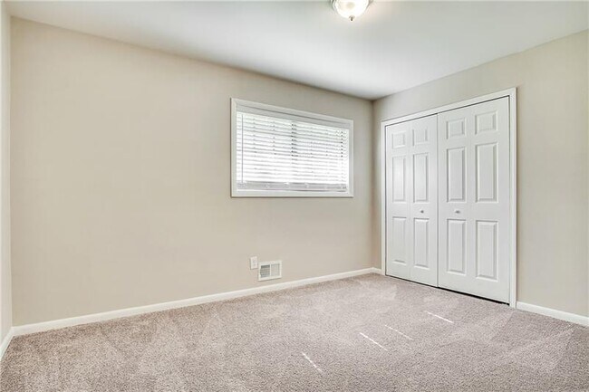 Building Photo - 4427 Sun Valley Blvd