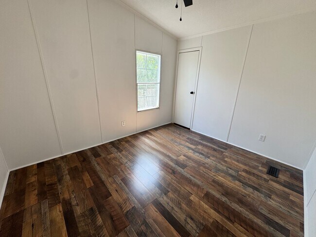 Building Photo - 8600 Bragg Dr