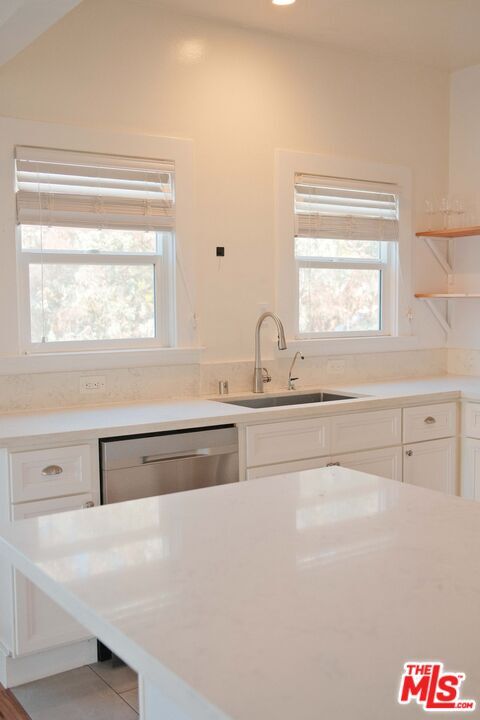 Building Photo - 466 1/2 N Gardner St