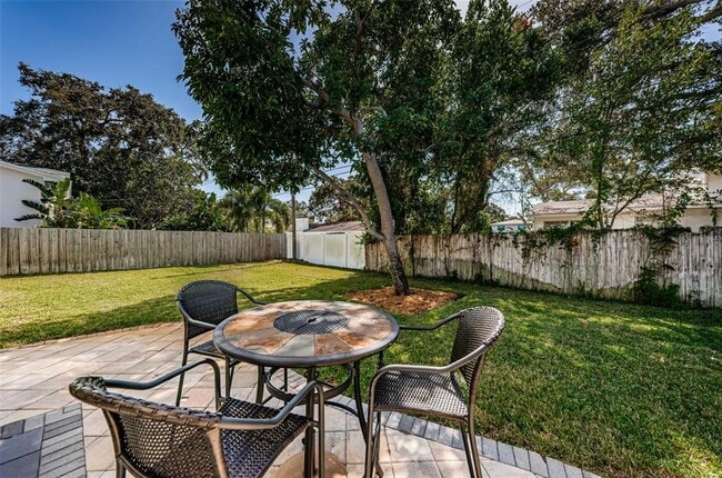 Building Photo - 13556 Bellewood Ave