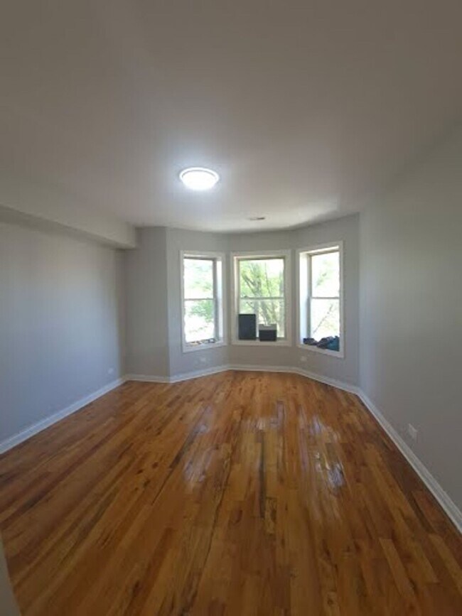 Building Photo - 4157 W Adams