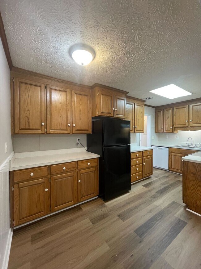 Building Photo - 3465 Dundale Rd