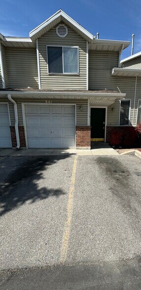 Building Photo - 841 E Arcadia Green Way