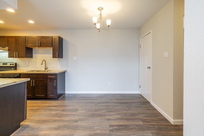 Building Photo - 2750 Holly Hall St