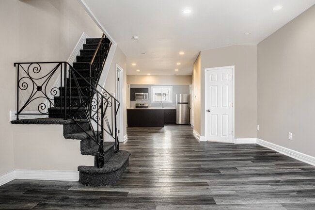 Building Photo - 2137 Mifflin St