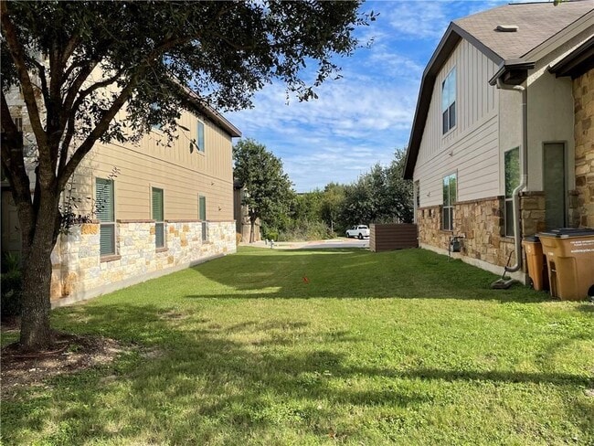 Building Photo - 2001 Faro Dr