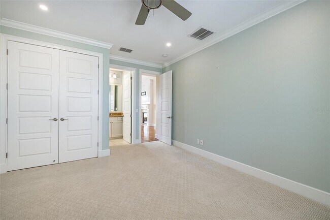 Building Photo - 821 Bay Point Dr
