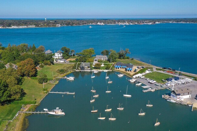 Building Photo - 8 Chequit Ave