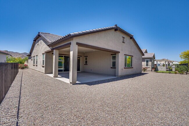 Building Photo - 20531 W Mariposa St