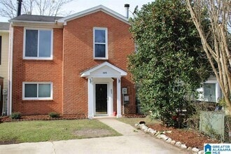 Building Photo - 805 Hillsboro Ln