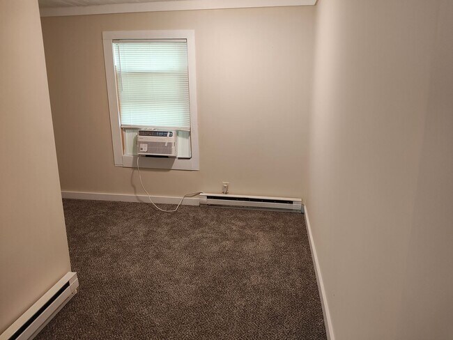Building Photo - 2 Bedrooms, 1 Bathroom - House in Rome!