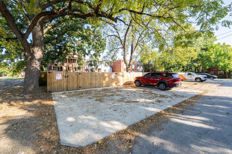 Building Photo - 605-607-607 S Champion Ave