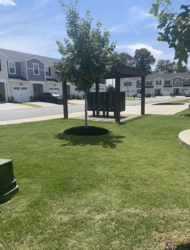 Building Photo - 3 Bedroom 2.5 Bathrooms In Greer Echo Ridge Community