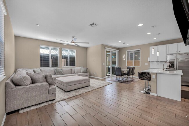 Building Photo - 688 Monroe Hl Pl