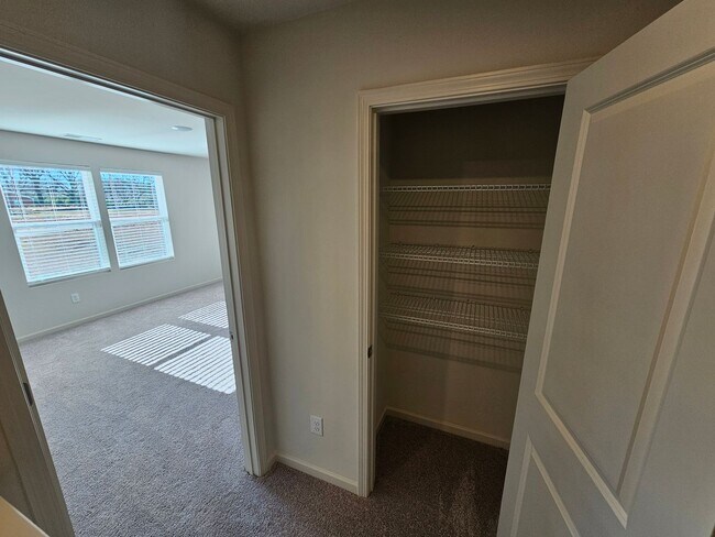 Building Photo - Brand new Townhome in Newton