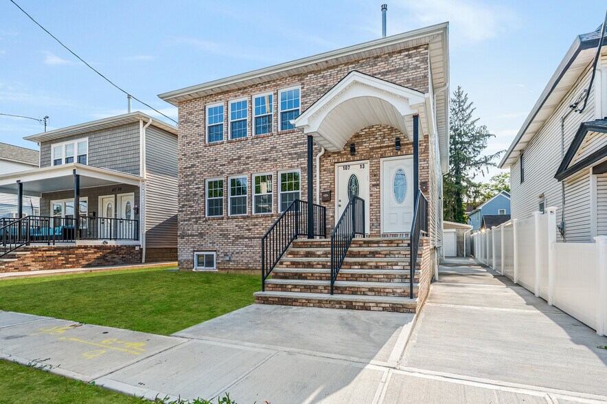 Primary Photo - 10713 220th St