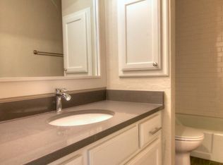 Building Photo - 2901 Rosewood Ln