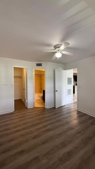 Building Photo - 3965 NW 87th Ave