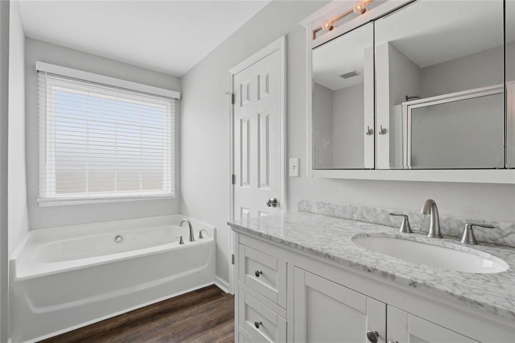 Building Photo - 638 Oberlochen Way