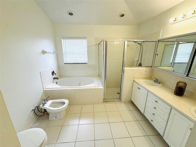 Building Photo - 5629 Loma Vista Ct