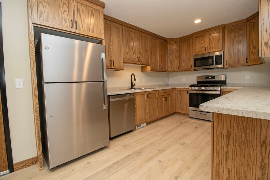 Building Photo - 610 Martin Ave