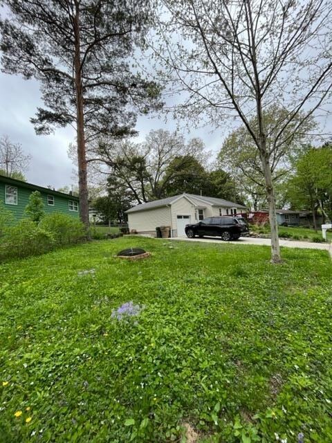 Building Photo - 122 N Kenosha Dr