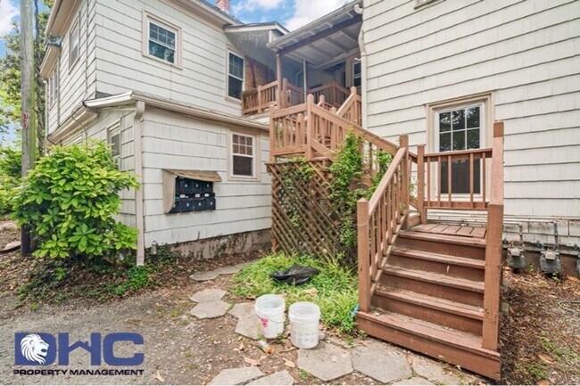 Building Photo - 3556 E Main St