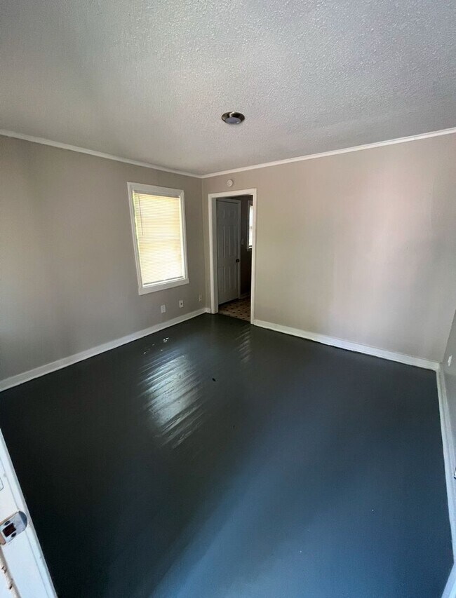 Building Photo - 1591 Locust St