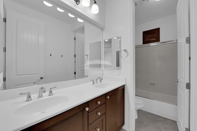 Building Photo - 8445 Cambrils Ave