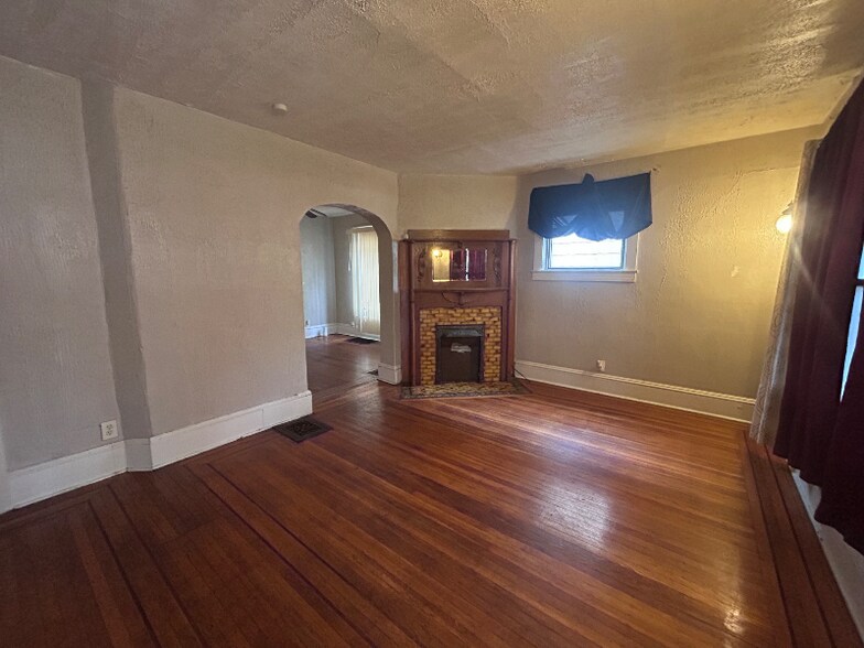 Building Photo - 10523 Olivet Ave