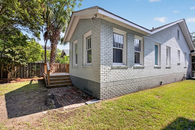 Building Photo - 831 Rutledge Ave