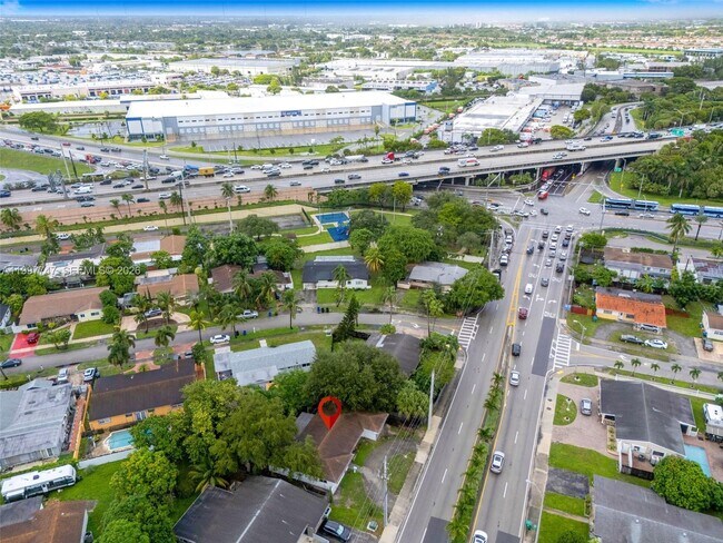 Building Photo - 17930 NE 6th Ave