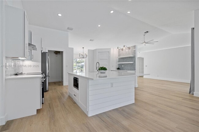 Building Photo - 5923 Loxahatchee Pines Dr
