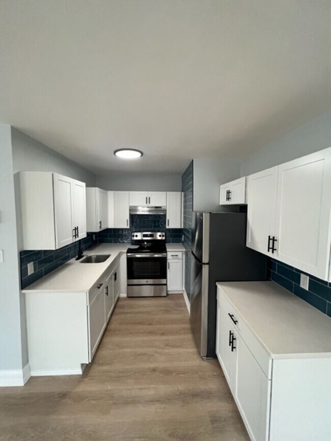 Building Photo - Riverview Apartments