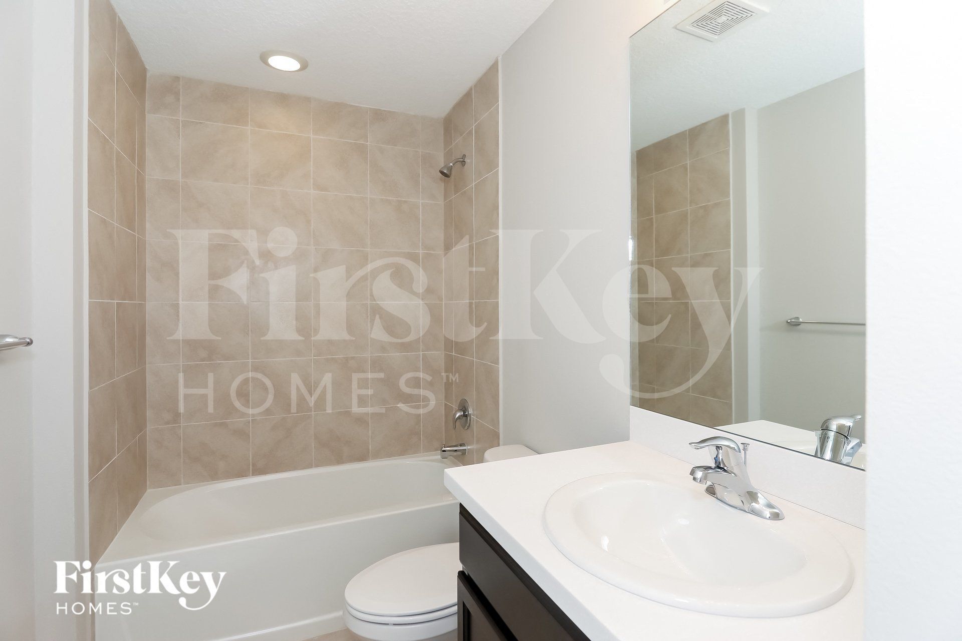 Building Photo - 843 SW Andrew Rd