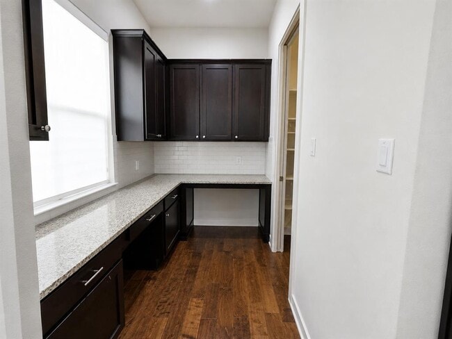 Building Photo - 1225 Westborough Ln