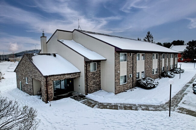 Building Photo - Trailside Acres 1