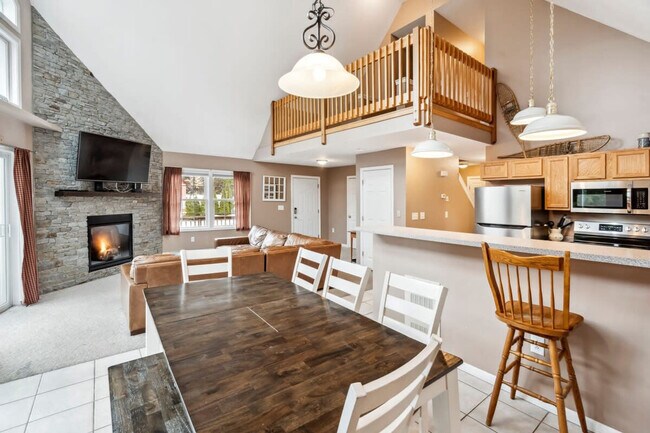 Building Photo - 291 Ash St