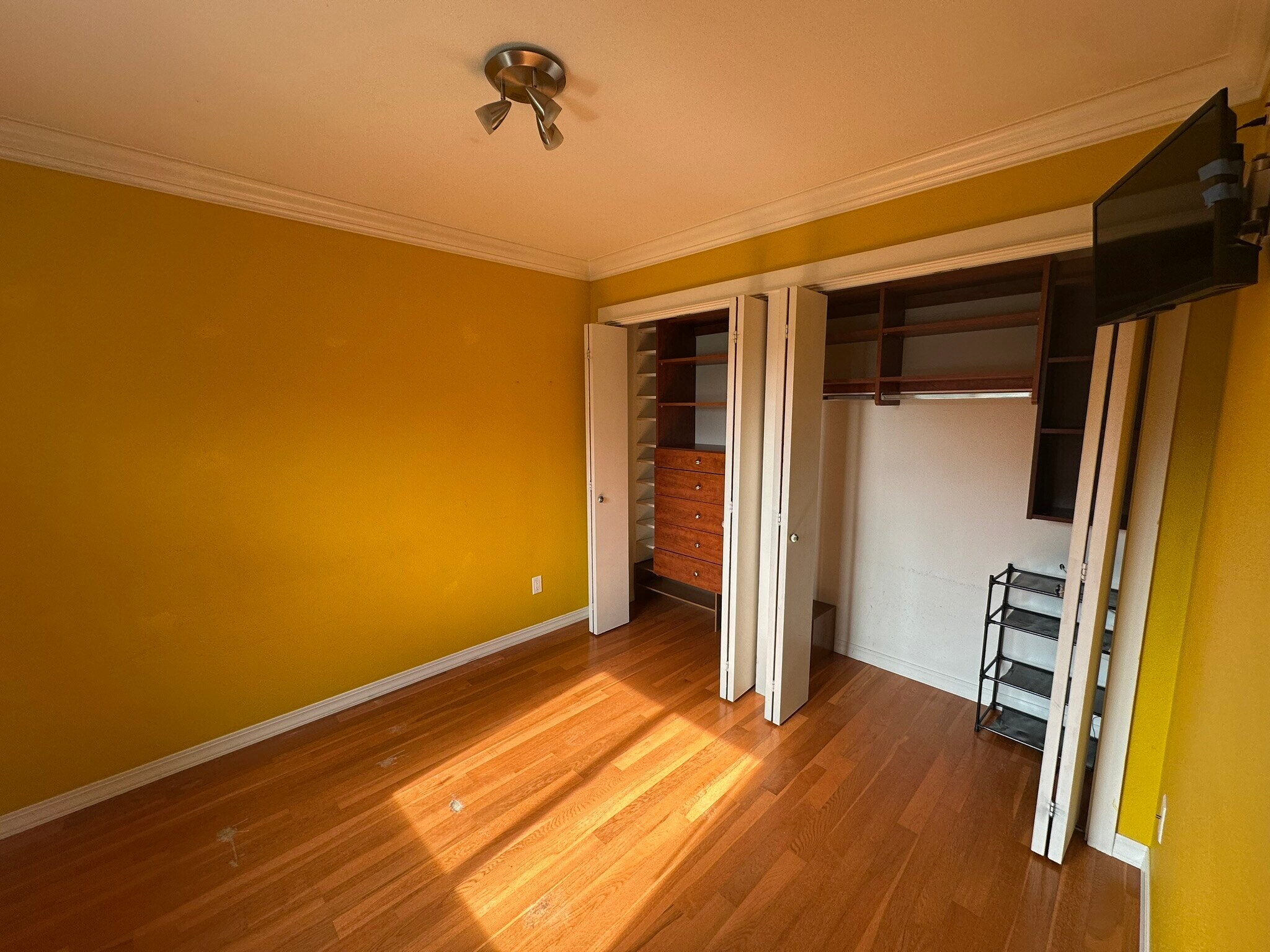 Building Photo - 701 S 59th St