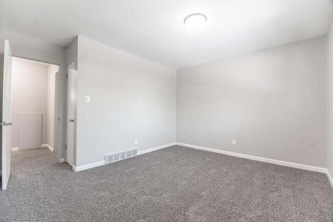 Building Photo - 1613 Fenton St