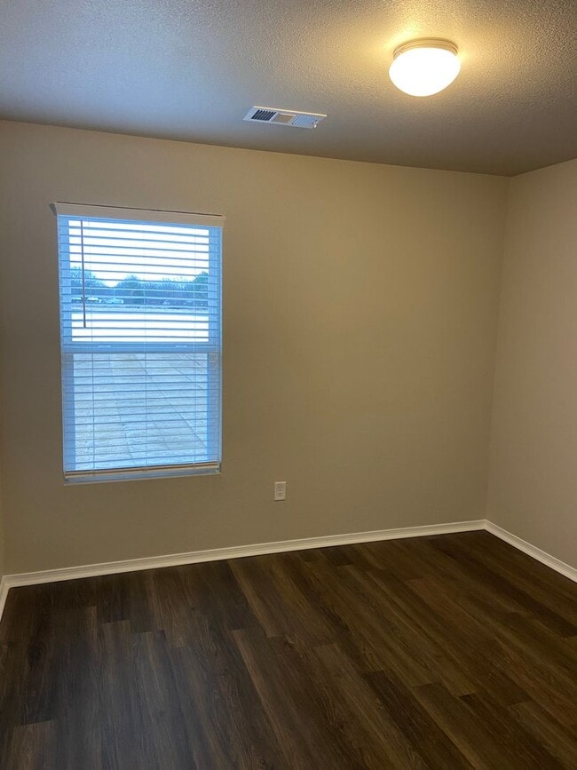 Building Photo - 3828 Travers Ln