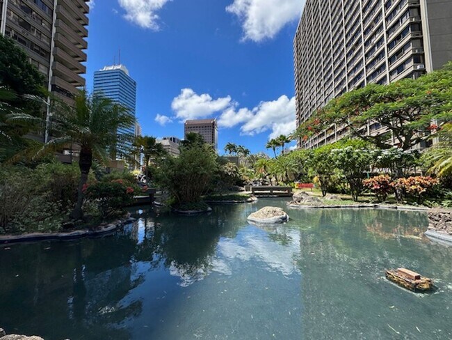 Building Photo - 1 Bedroom, 1 Bathroom, 1 Parking (Kukui Pl...