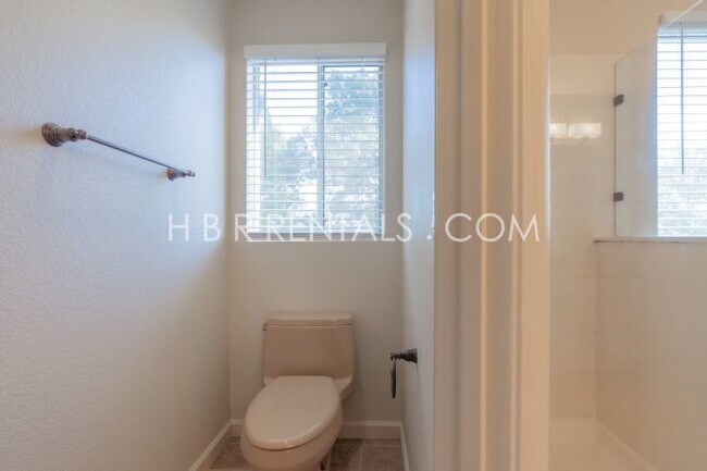 Building Photo - Charming 3-Bedroom & Spacious 2400 Sq. Ft. Layout in Tracy's Serene Sagewood Neighborhood!