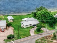 Building Photo - 403 Lake Lotela Dr