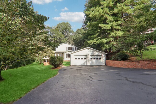 Building Photo - 5 Timothy Ln