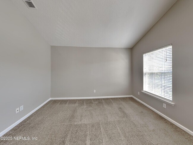 Building Photo - 10818 Birchard Ln