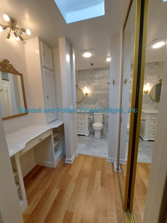 Building Photo - Beautifully Updated Capitola Shores 2 Bedroom/1 Bathroom