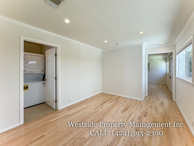 Building Photo - 846 Stanford St