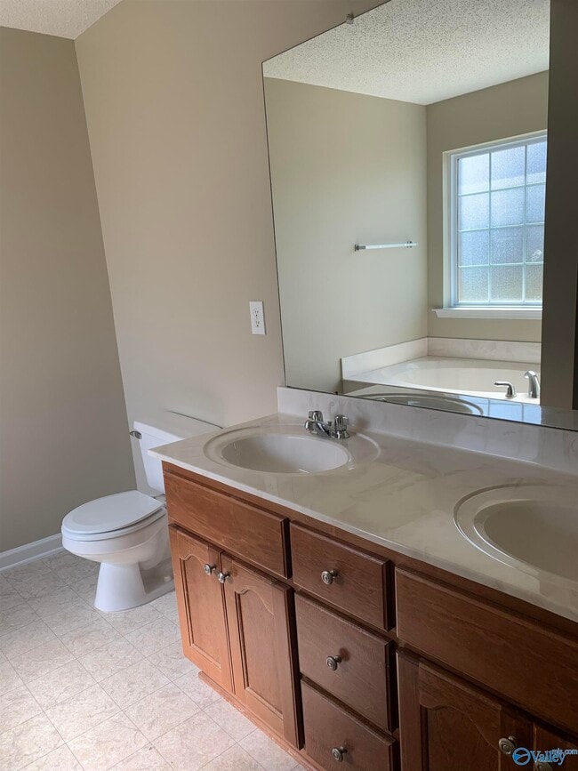 Building Photo - 104 Dartford Dr